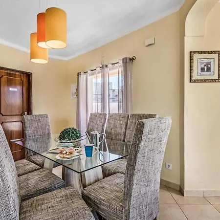 Vila Gale Sleeps 8 Pool Air Con Wifi